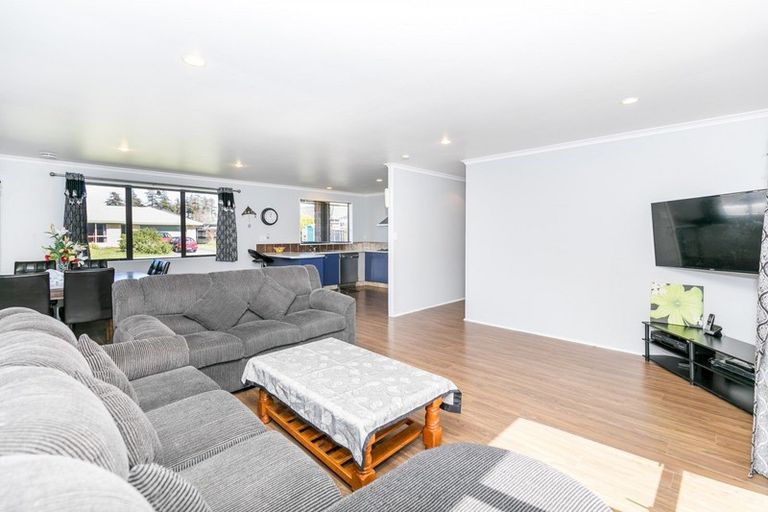 Photo of property in 15 Chancery Close, Hamilton East, Hamilton, 3216