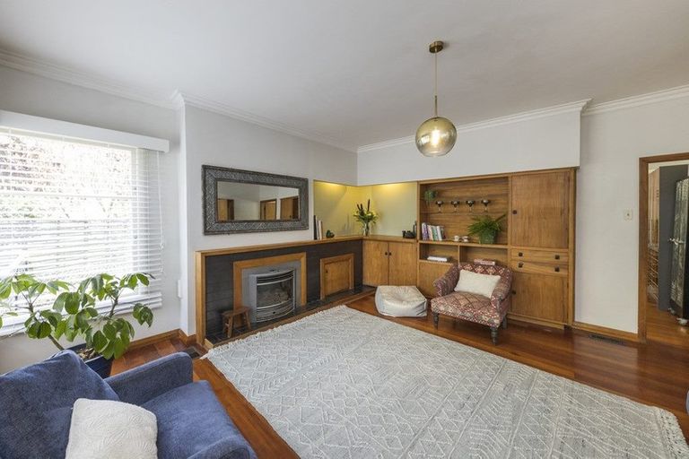 Photo of property in 546 Featherston Street, Roslyn, Palmerston North, 4414