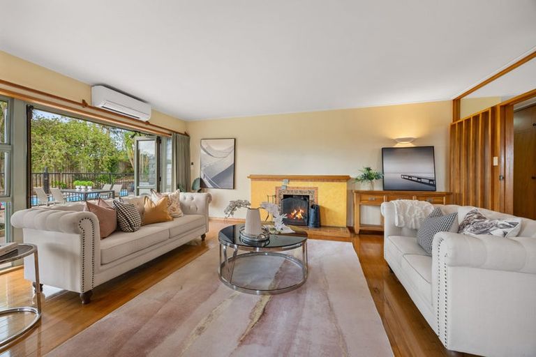 Photo of property in 11 Cheriton Road, Mellons Bay, Auckland, 2014