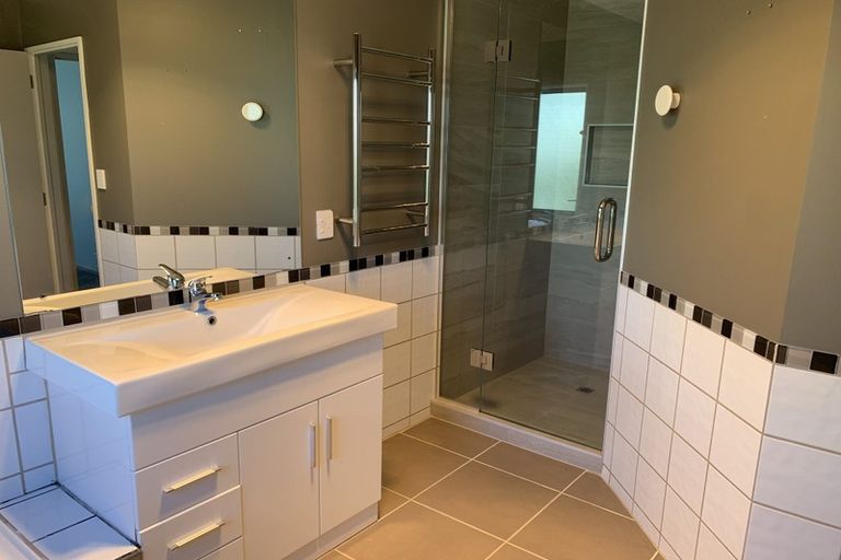 Photo of property in 4/3 Erewhon Place, Birkdale, Auckland, 0626