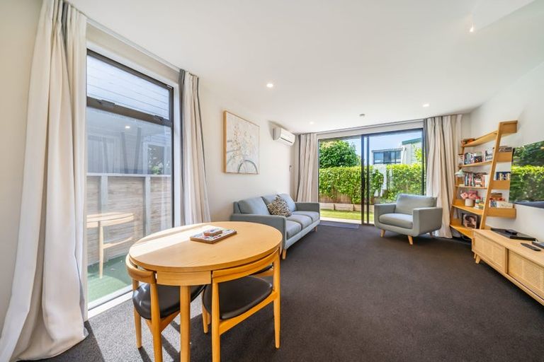 Photo of property in 6/74 Derwent Street, Island Bay, Wellington, 6023