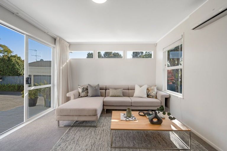 Photo of property in 2/66 Prince Regent Drive, Half Moon Bay, Auckland, 2012