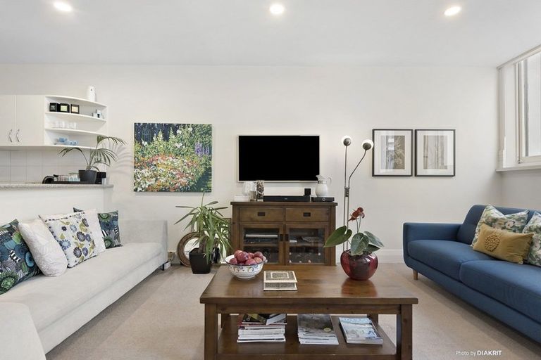 Photo of property in Whitmore Apartments, 7e Stout Street, Wellington Central, Wellington, 6011