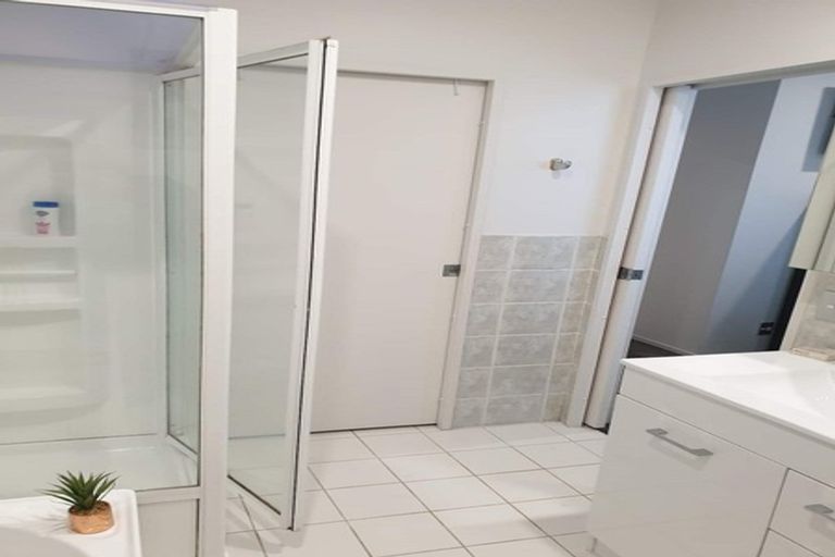 Photo of property in Maddison Apartments, 3/6f Queen Street, Palmerston North, 4410