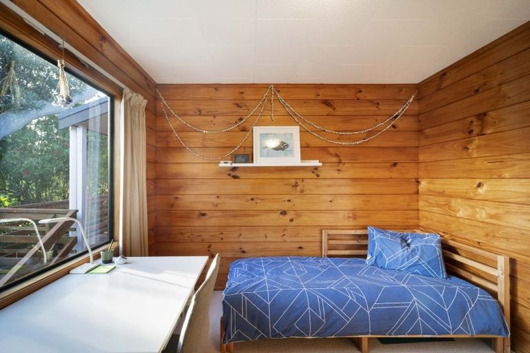 Photo of property in 1/27 Salem Place, Torbay, Auckland, 0630