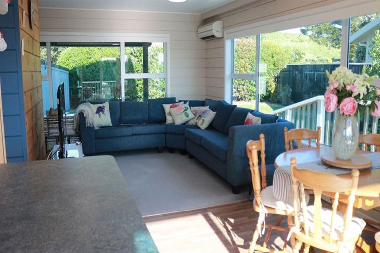 Photo of property in 102 Blue Pacific Parade, Riversdale Beach, Masterton, 5872