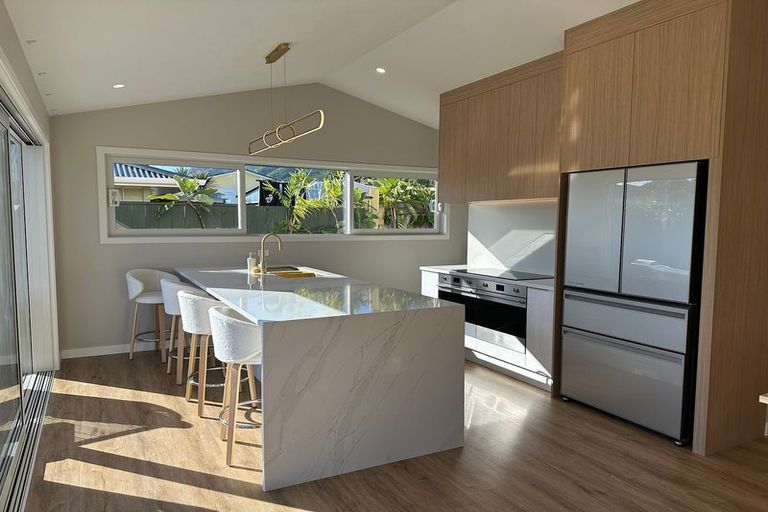 Photo of property in 21 Ruru Street, Waikanae, 5036