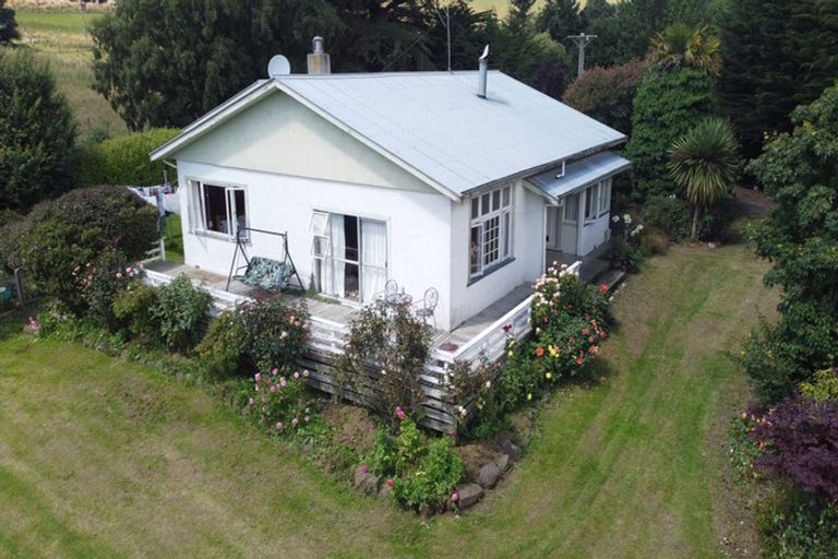 Photo of property in 10 Tarbetness Street, Herbert, Oamaru, 9495