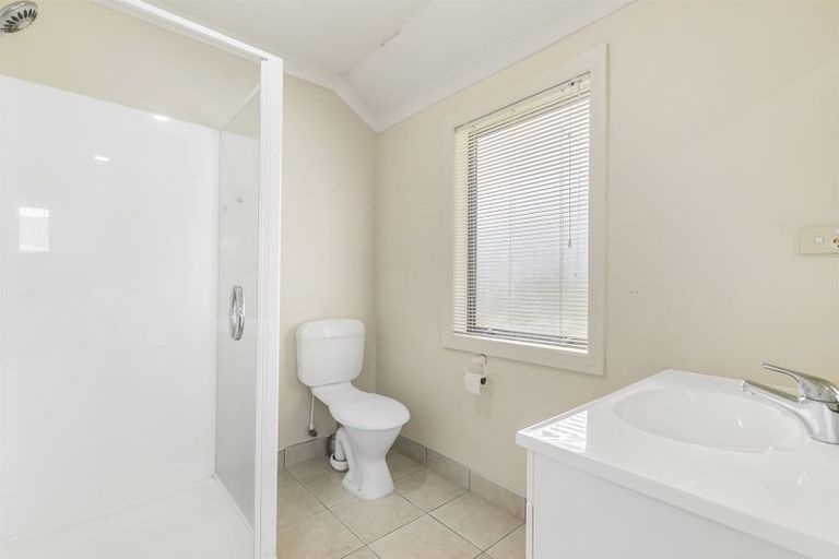 Photo of property in 19 Black Teal Close, Unsworth Heights, Auckland, 0632