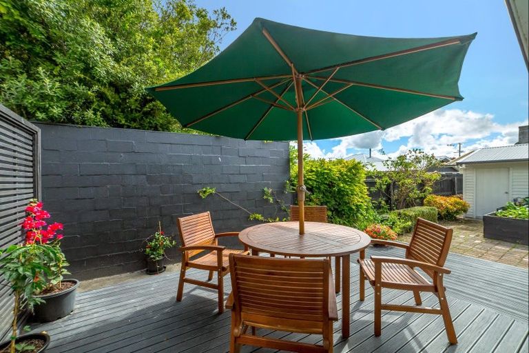 Photo of property in 45 Cambridge Terrace, Masterton, 5810