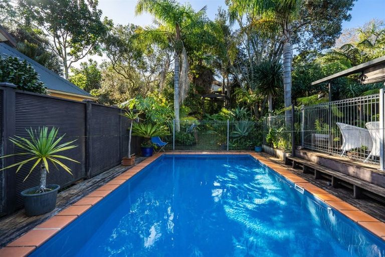 Photo of property in 1/37 Wolsley Avenue, Milford, Auckland, 0620