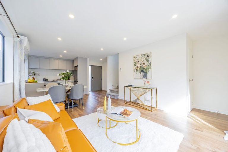 Photo of property in 32c Gulf View Road, Murrays Bay, Auckland, 0630