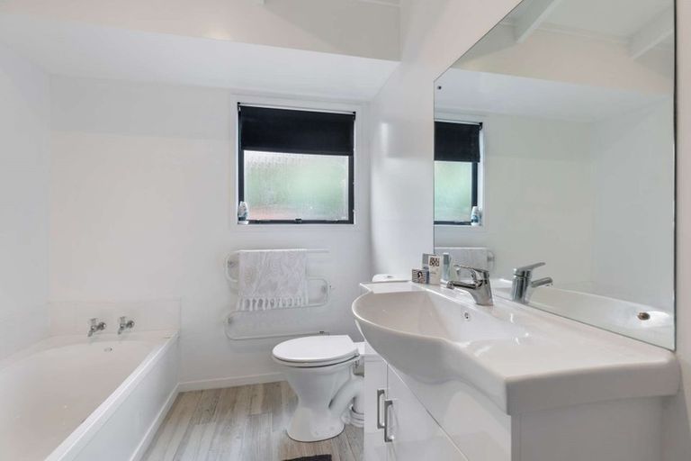 Photo of property in 147k Glengarry Road, Glen Eden, Auckland, 0602