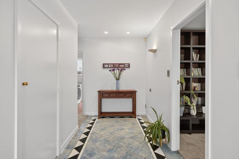 Photo of property in 194 Racecourse Road, Sockburn, Christchurch, 8042