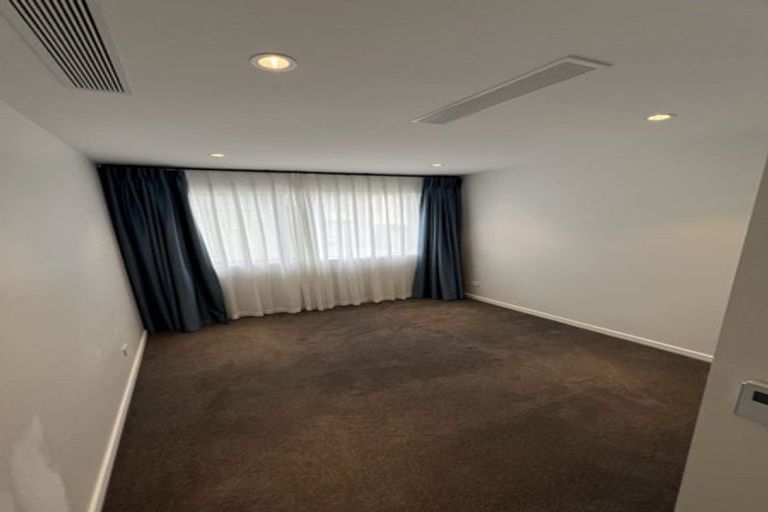 Photo of property in 14a September Place, Forrest Hill, Auckland, 0620