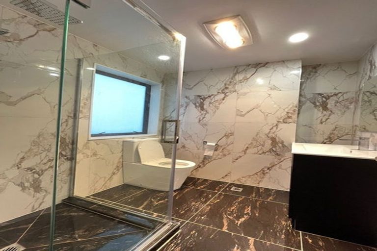 Photo of property in 10b Benton Place, Manurewa, Auckland, 2102