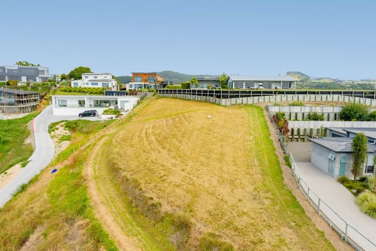 Photo of property in 2 Ranginui Loop Road, Welcome Bay, Tauranga, 3175