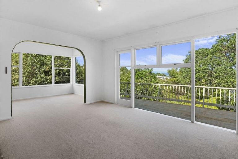 Photo of property in 71 Lyons Avenue, Murrays Bay, Auckland, 0630
