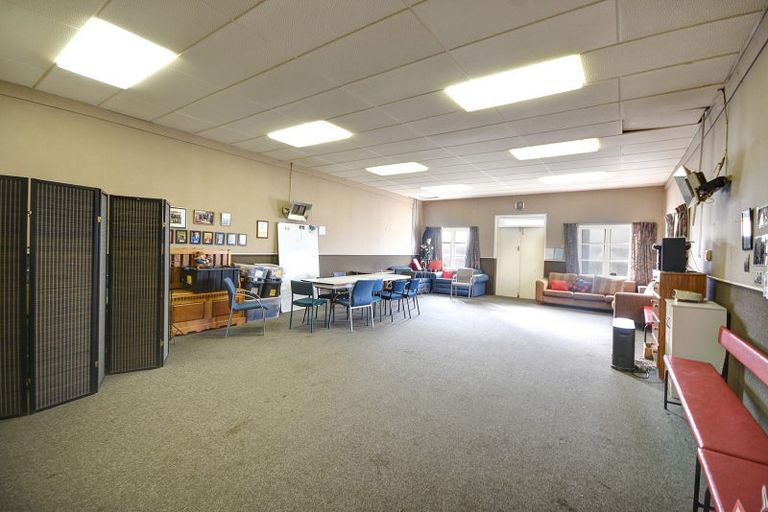 Photo of property in 186 Main South Road, Green Island, Dunedin, 9018