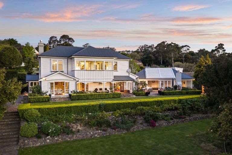 Photo of property in 17 Heaton Rhodes Place, Cashmere, Christchurch, 8022