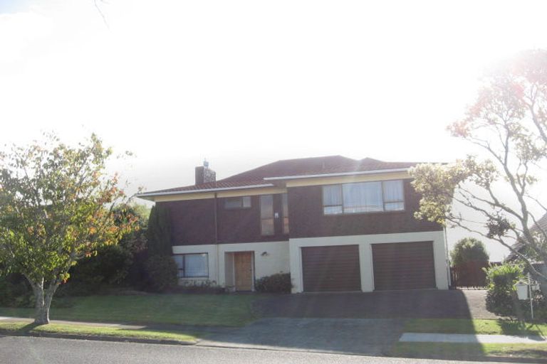 Photo of property in 9 Copperfield Terrace, Mellons Bay, Auckland, 2014