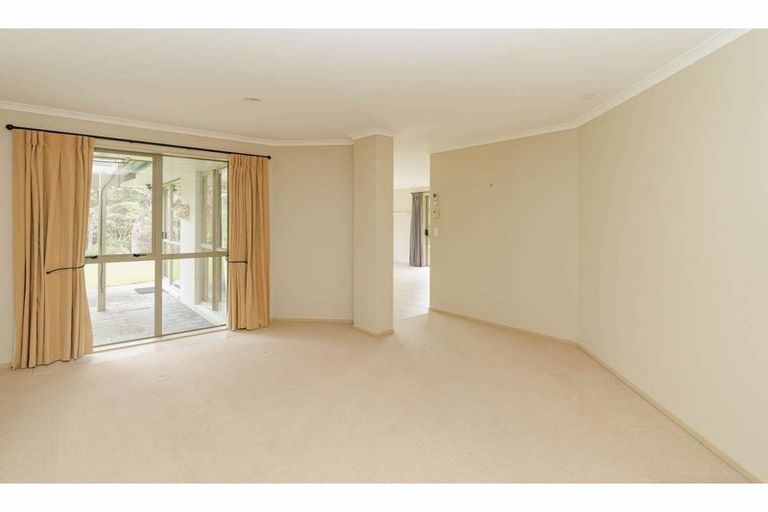 Photo of property in 16 Spinnaker Point, Haruru, 0204