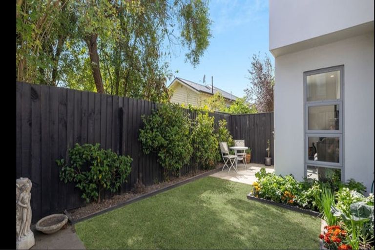 Photo of property in 25c Champion Street, Edgeware, Christchurch, 8013