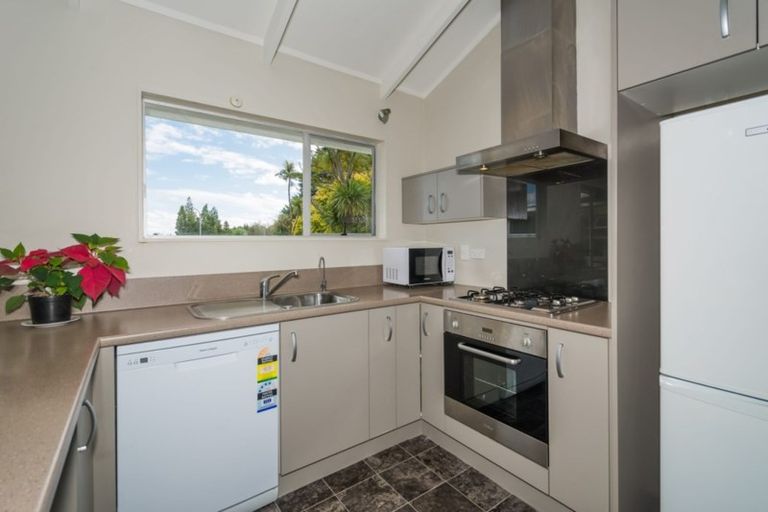 Photo of property in 9 Raupapa Street, Northcote, Auckland, 0627