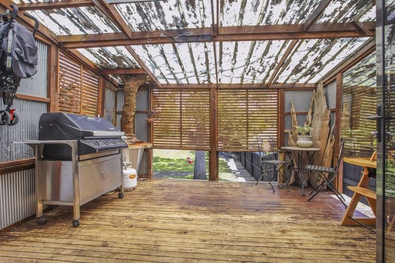 Photo of property in 7 Kamara Road, Glen Eden, Auckland, 0602