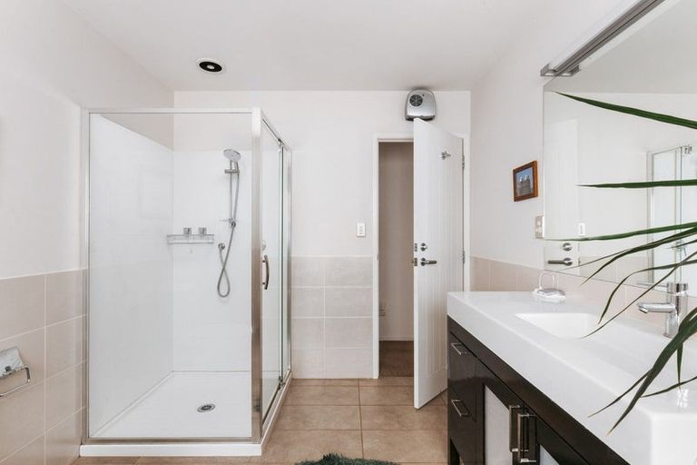 Photo of property in 16 Kayelene Place, Omokoroa, 3114