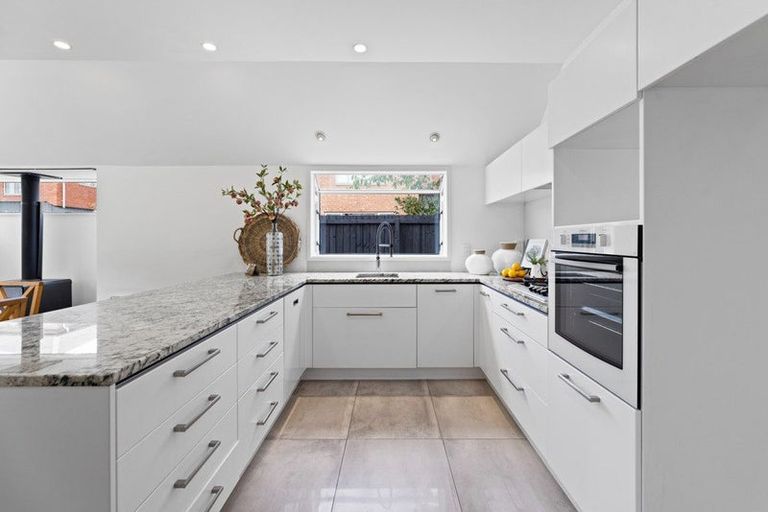 Photo of property in 137c Memorial Avenue, Burnside, Christchurch, 8053