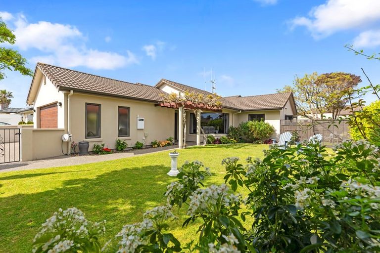 Photo of property in 89 Kahira Crescent, Papamoa Beach, Papamoa, 3118