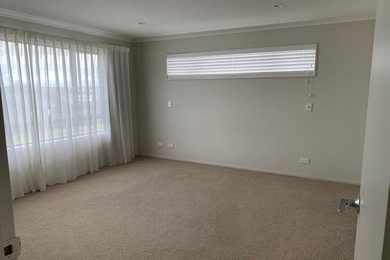 Photo of property in 9 Kabardin Street, Karaka, Papakura, 2113