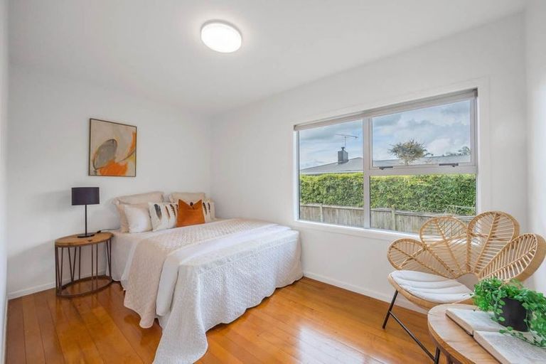 Photo of property in 1/11 Corunna Road, Milford, Auckland, 0620