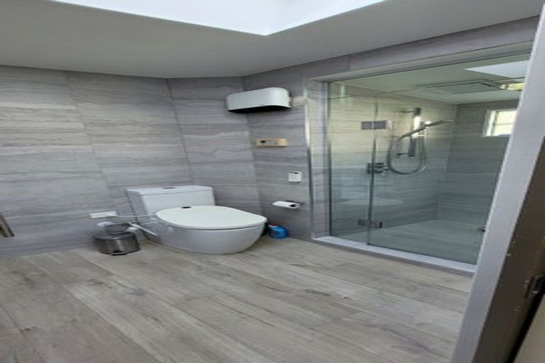 Photo of property in 85c Eliot Street, New Plymouth, 4310