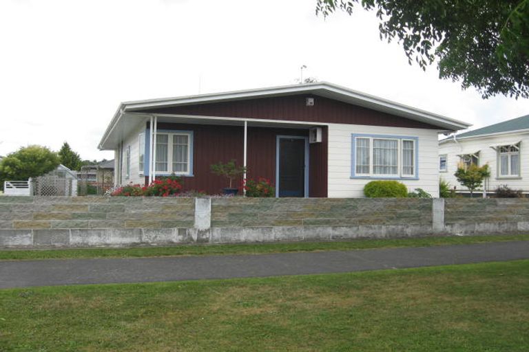 Photo of property in 42 Queen Street, Feilding, 4702