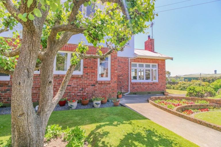 Photo of property in 2 Rodney Street, Durie Hill, Whanganui, 4500