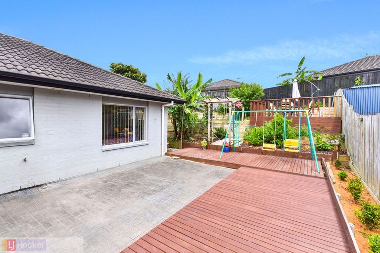 Photo of property in 28 Foxlaw Street, Randwick Park, Auckland, 2105