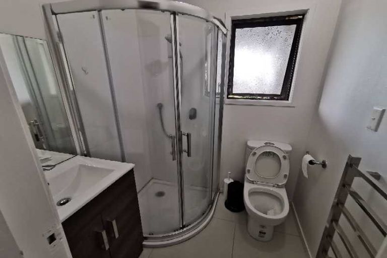 Photo of property in 81 College Road, Northcote, Auckland, 0627