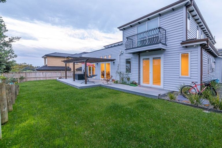 Photo of property in 18 Golden Morning Drive, Albany Heights, Auckland, 0632