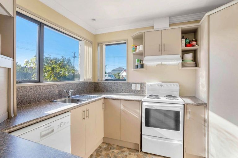 Photo of property in 6 Queen Street, Winton, 9720