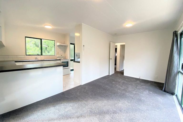 Photo of property in 15 Woodcote Drive, Glenfield, Auckland, 0629