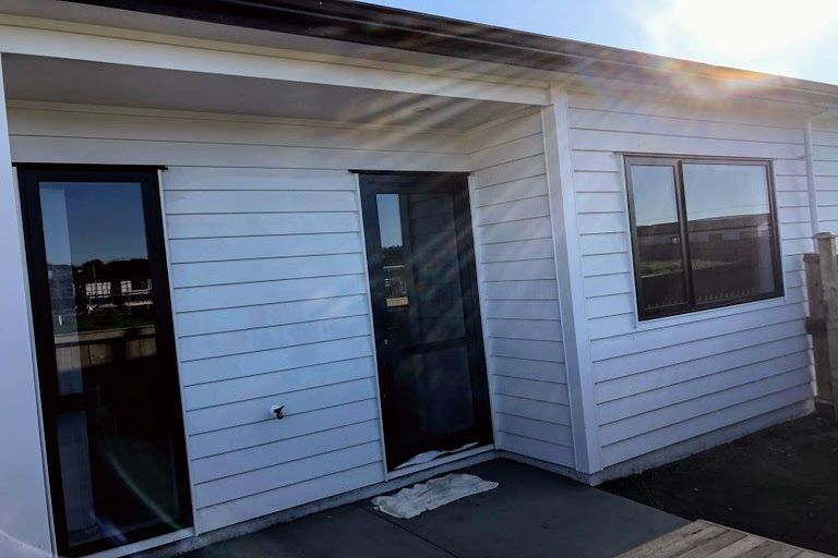 Photo of property in 1 Sapwood Crescent, Takanini, 2110