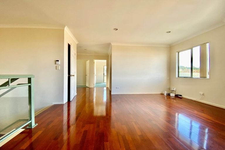 Photo of property in 7 Sesame Grove, Goodwood Heights, Auckland, 2105
