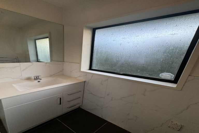 Photo of property in 37 Springbank Street, Bryndwr, Christchurch, 8053