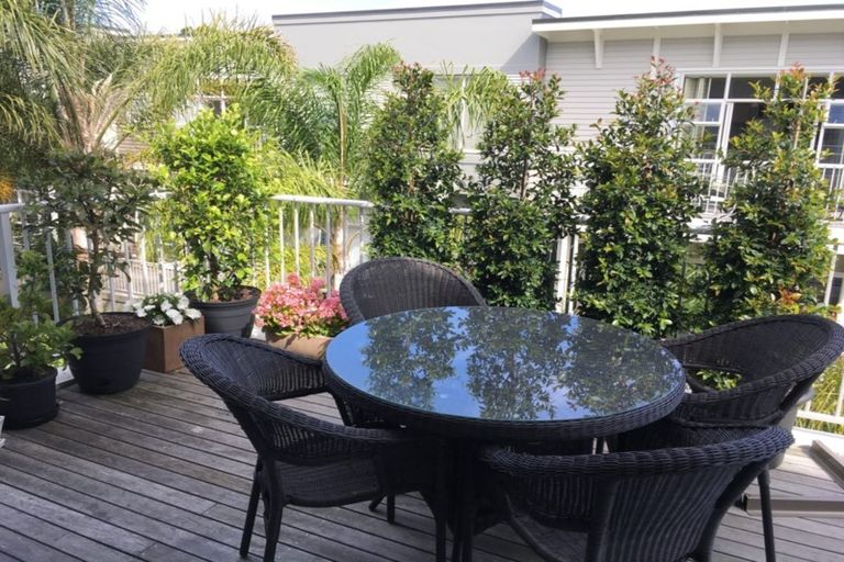 Photo of property in 42 Parkside Drive, Orewa, 0931