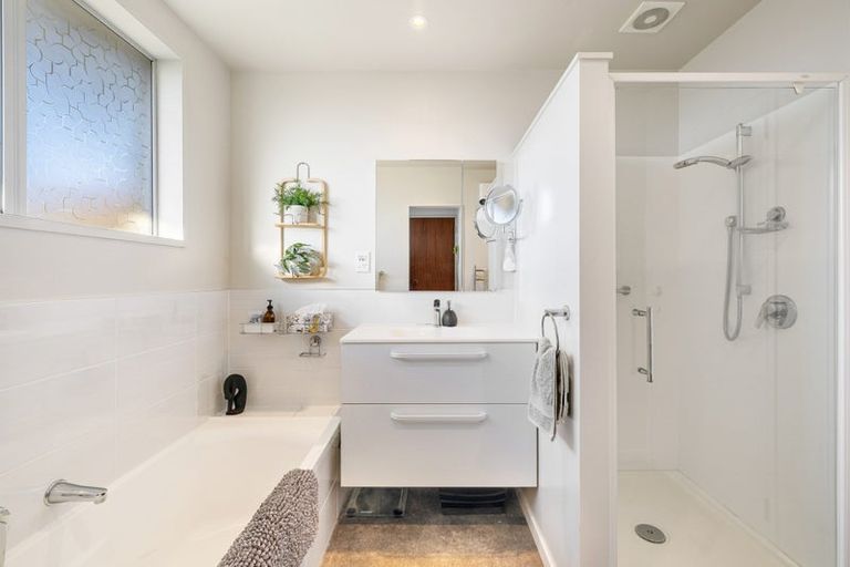 Photo of property in 96 Englefield Road, Northwood, Christchurch, 8051