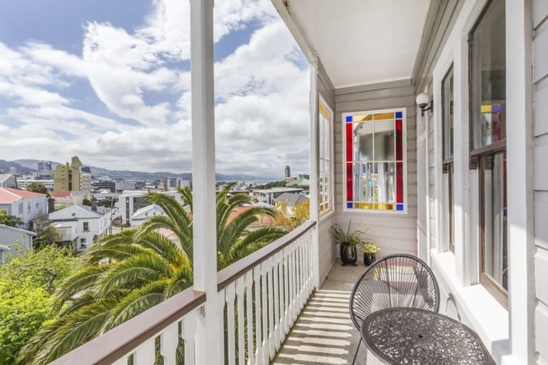 Photo of property in 18 Bidwill Street, Mount Cook, Wellington, 6021