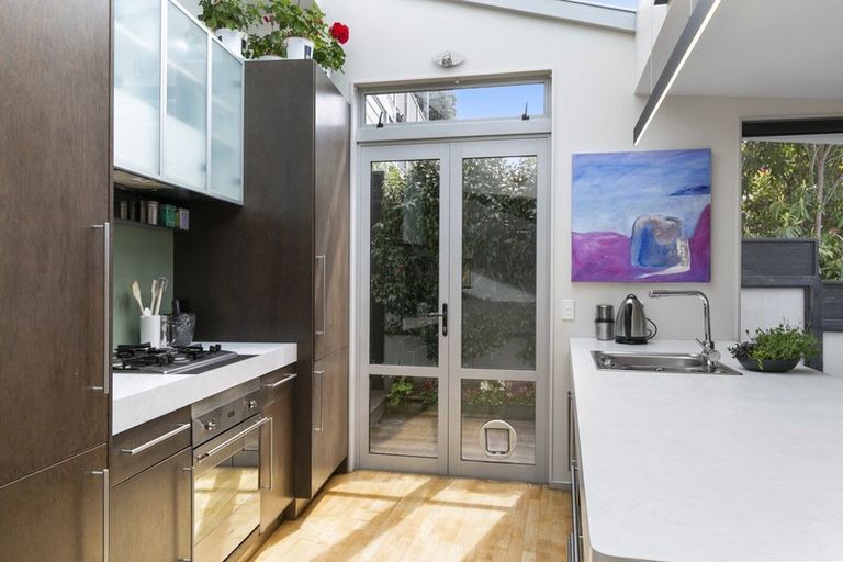 Photo of property in 3 Northland Road, Northland, Wellington, 6012