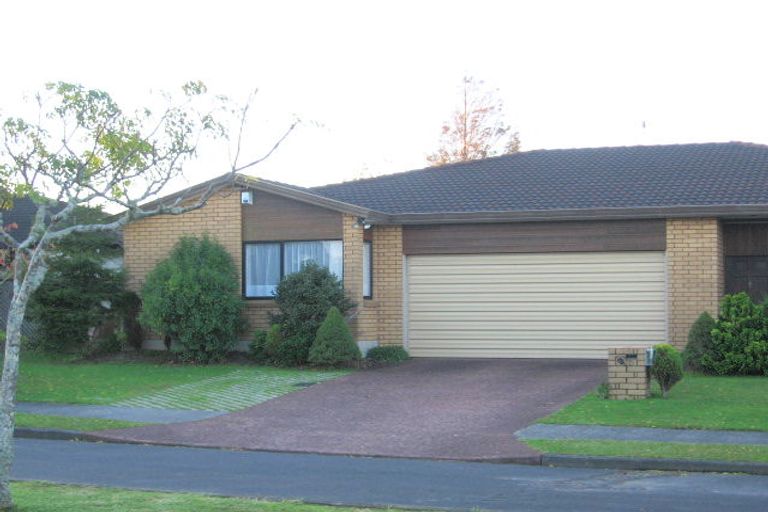 Photo of property in 21 Glucina Avenue, West Harbour, Auckland, 0618